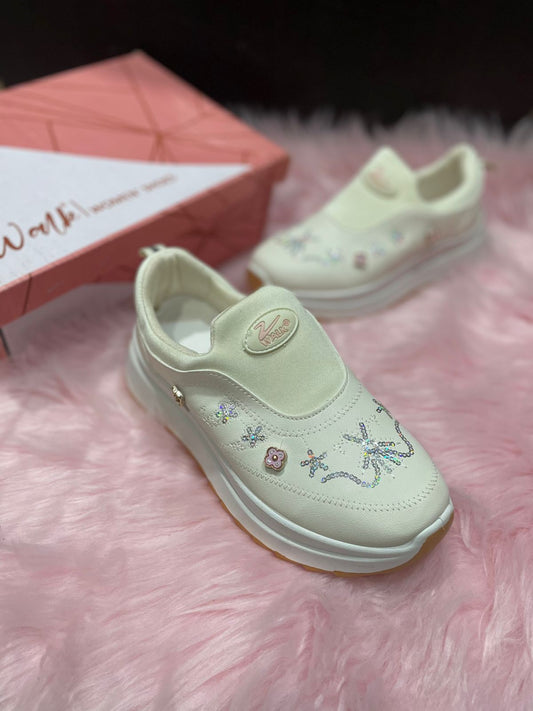 High Quality Women’s Skechers – Off-White & Light Pink - The Storvia Designers
